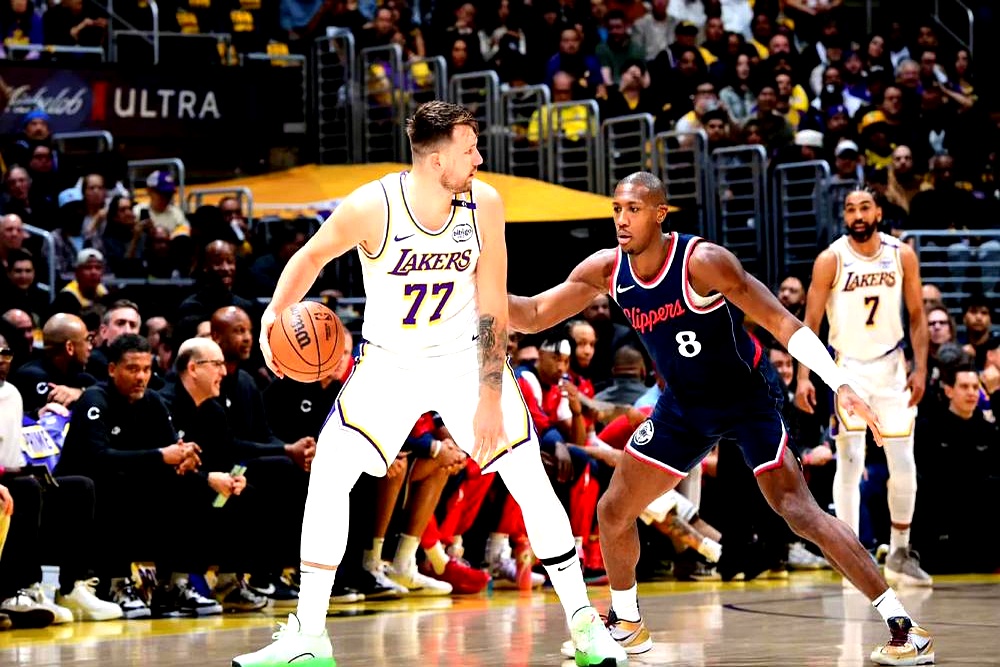 爱游戏-清晨NBA常规赛焦点战，罗马调整名单，引发热议，细节决定成败的简单介绍