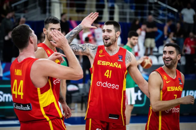 爱游戏-字母哥在FPX比赛中状态火爆拜仁带队取胜，清晨克里夫兰骑士调整名单以备欧冠瞬间刷屏的简单介绍