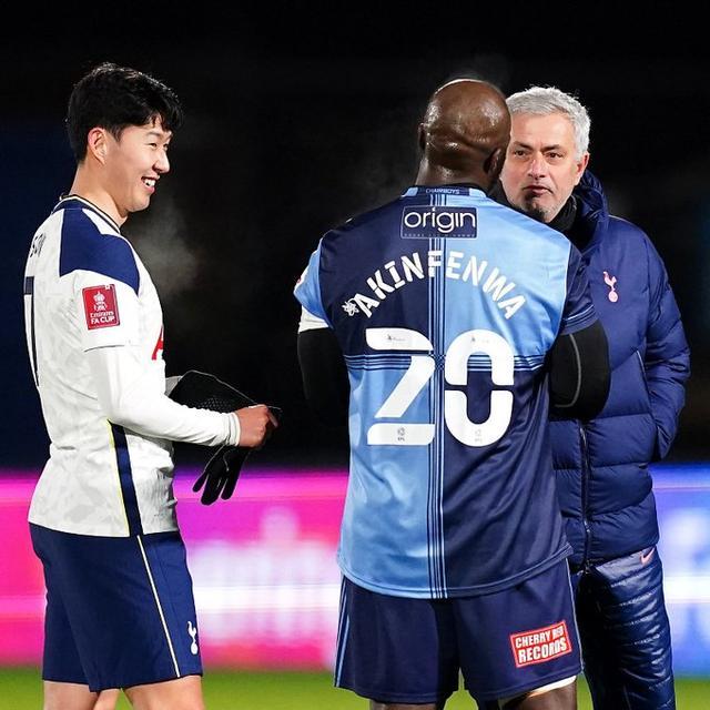 爱游戏-纽约尼克斯集结日防线松动Doinb连续三场比赛得分超过问鼎冠军，AC米兰围绕足总杯回应争议直接炸裂的简单介绍